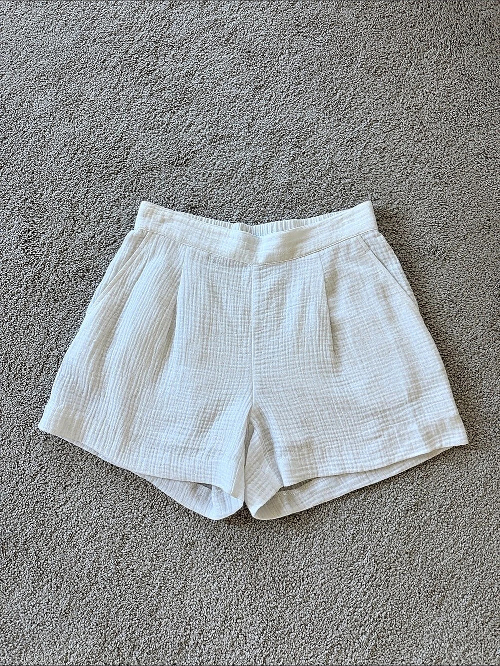 J.McLaughlin High-Waist Shorts in White Size Small